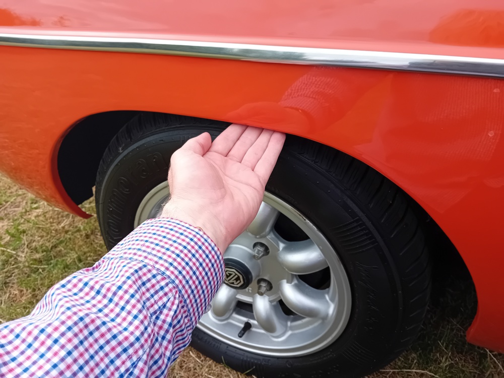 orange mgb gt 9