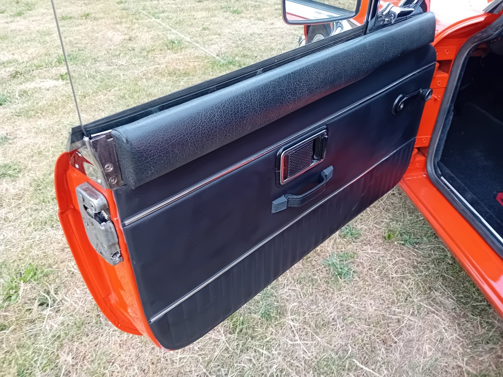 orange mgb gt 11