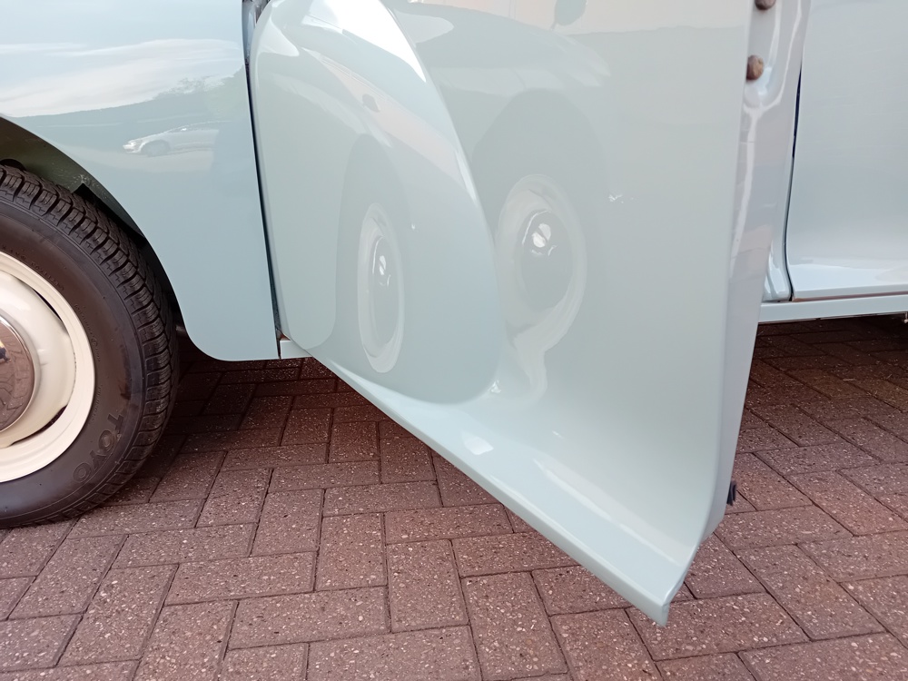 Morris Minor blue 2